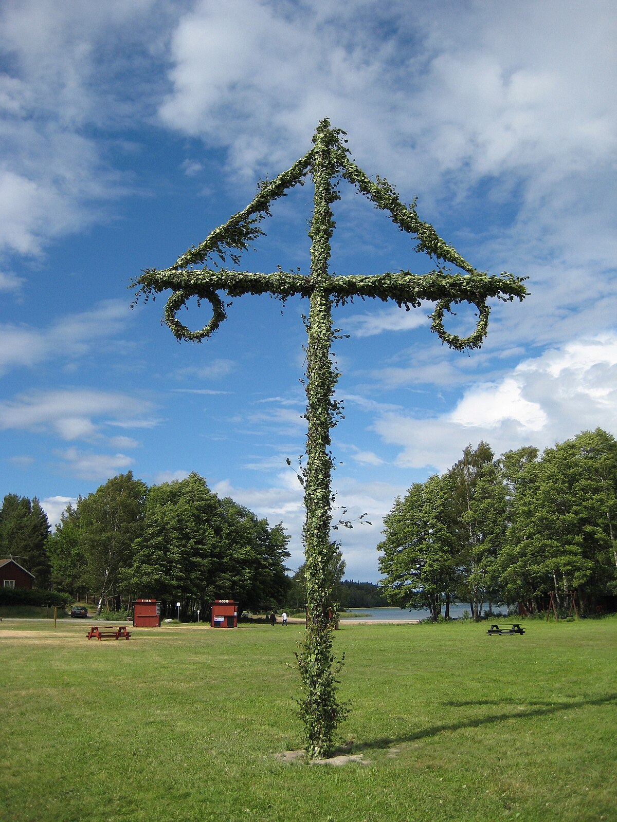 Midsommar på Väsby kungsgård